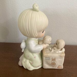 1989 Precious Moments Symbol of Membership